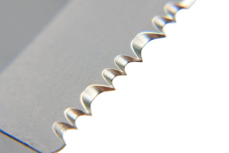 Serrated VS Straight Edge Knife Which to Choose? Knives Academy