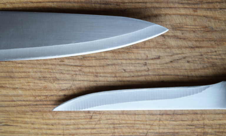 Single bevel vs Double bevel knives | Knives Academy